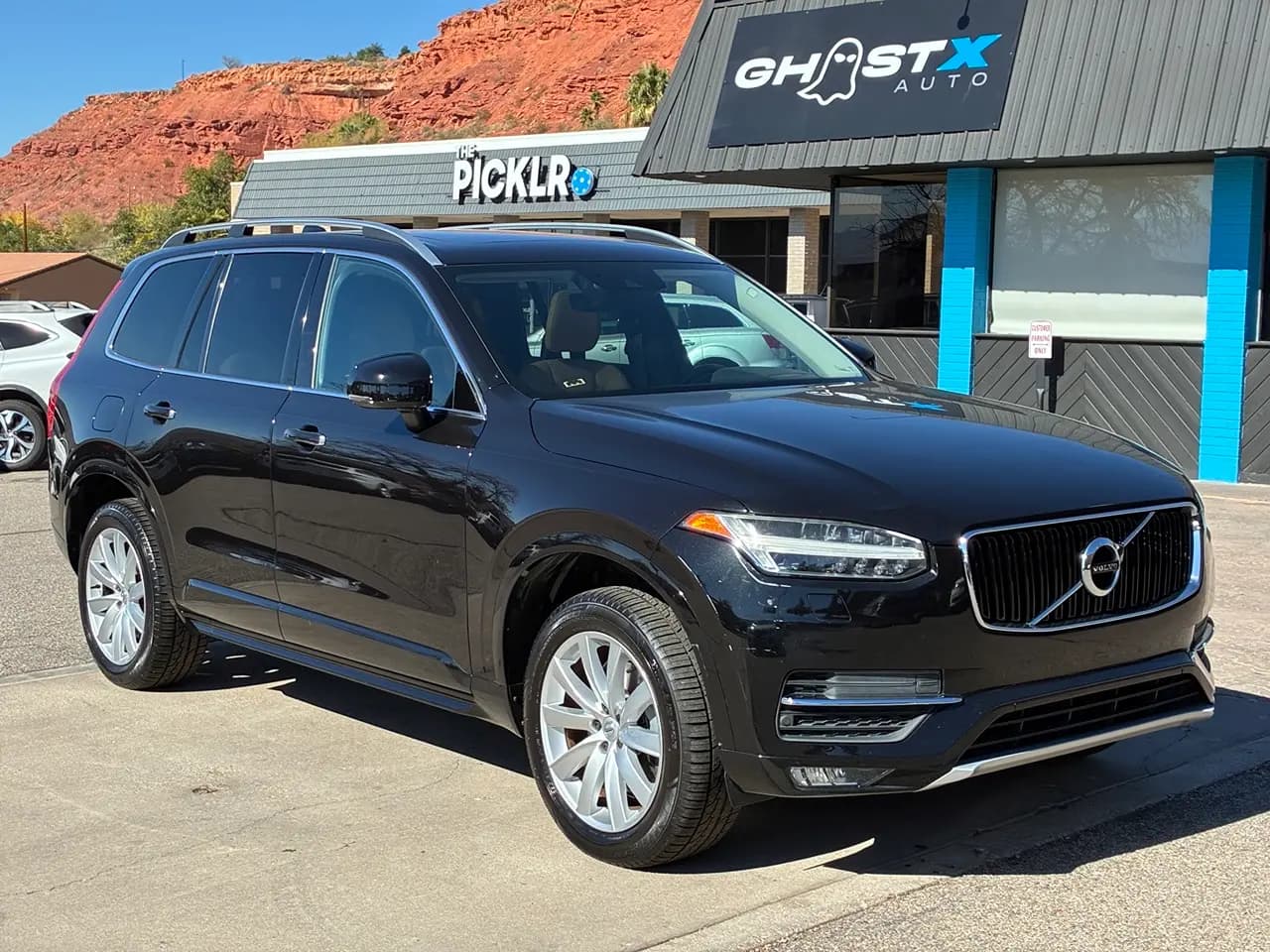 2016 Volvo XC90 T6 Momentum
