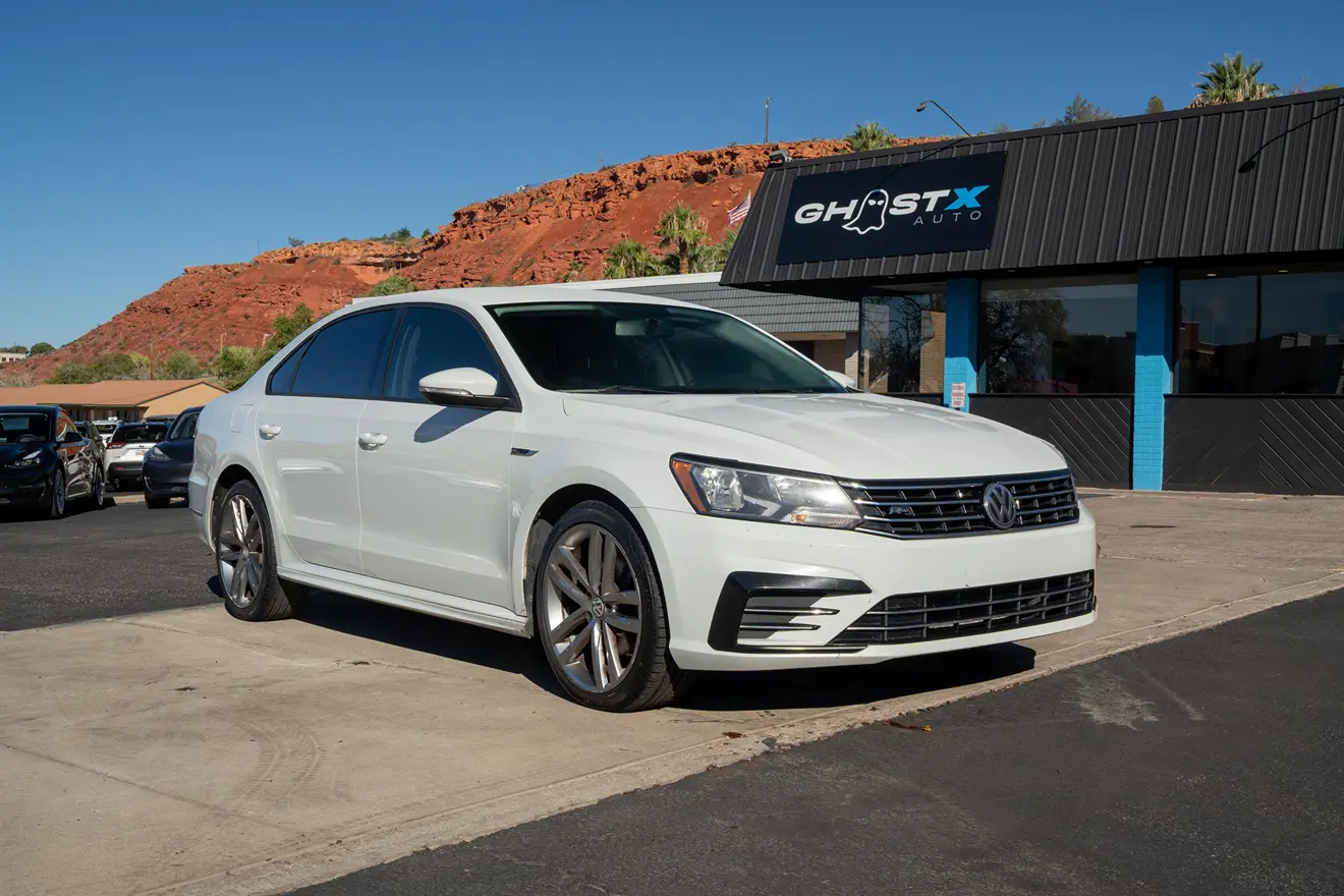 2018 Volkswagen Passat S, R-Line
